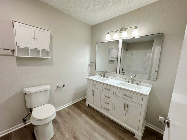 328 Hillside Court, Burleson, TX 76028