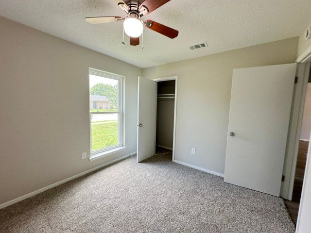 328 Hillside Court, Burleson, TX 76028