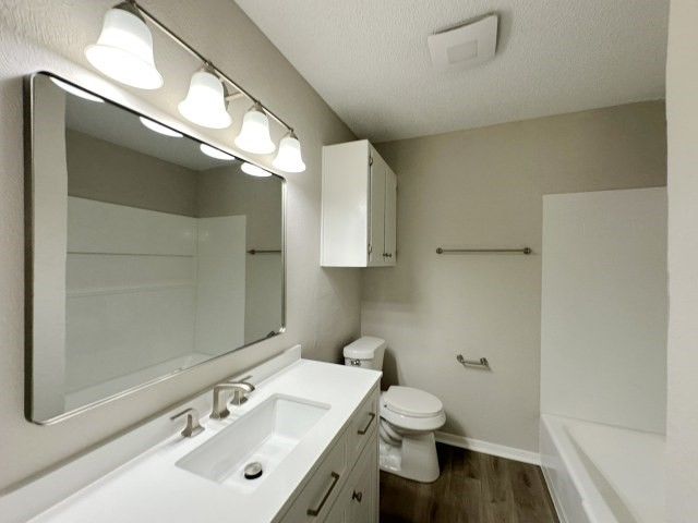 328 Hillside Court, Burleson, TX 76028