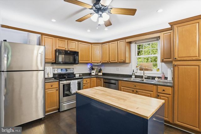 55 RED SQUIRREL RD, Harpers Ferry, WV 25425