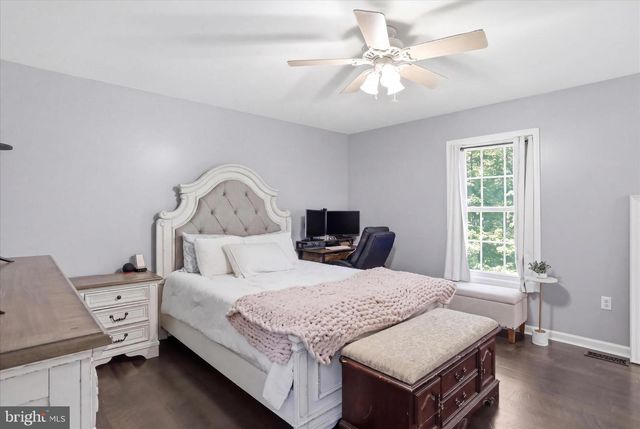 55 RED SQUIRREL RD, Harpers Ferry, WV 25425