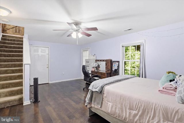 55 RED SQUIRREL RD, Harpers Ferry, WV 25425