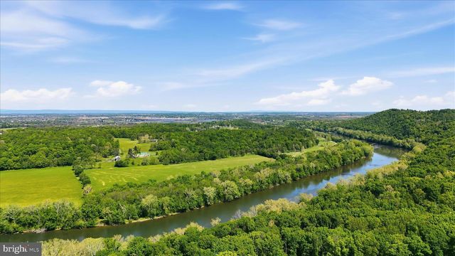 55 RED SQUIRREL RD, Harpers Ferry, WV 25425
