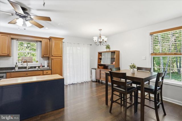 55 RED SQUIRREL RD, Harpers Ferry, WV 25425