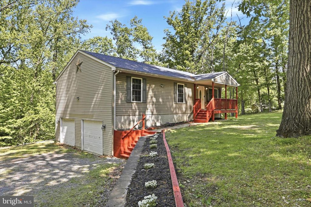 55 RED SQUIRREL RD, Harpers Ferry, WV 25425