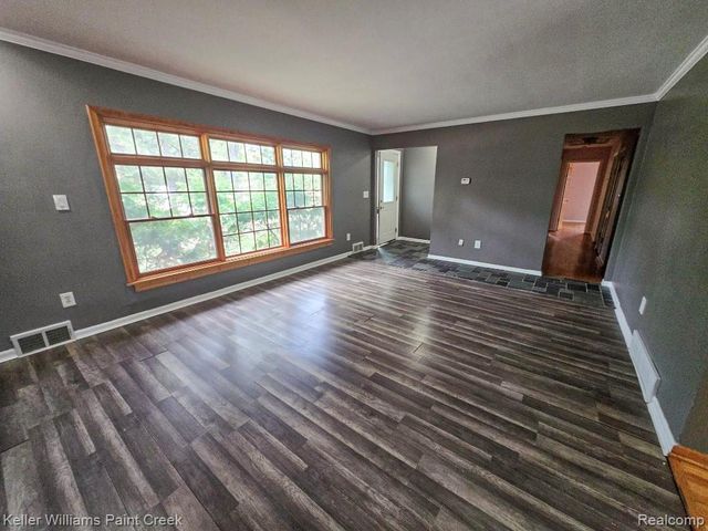 2438 Archdale, West Bloomfield, MI 48324