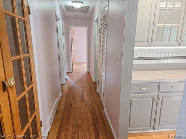 2438 Archdale, West Bloomfield, MI 48324