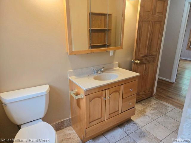 2438 Archdale, West Bloomfield, MI 48324