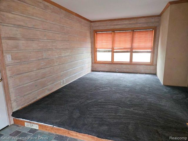 2438 Archdale, West Bloomfield, MI 48324