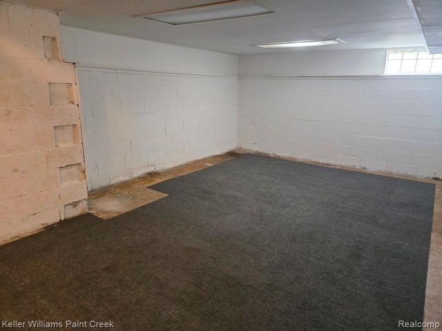 2438 Archdale, West Bloomfield, MI 48324