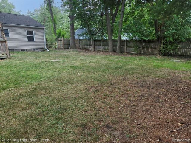 2438 Archdale, West Bloomfield, MI 48324