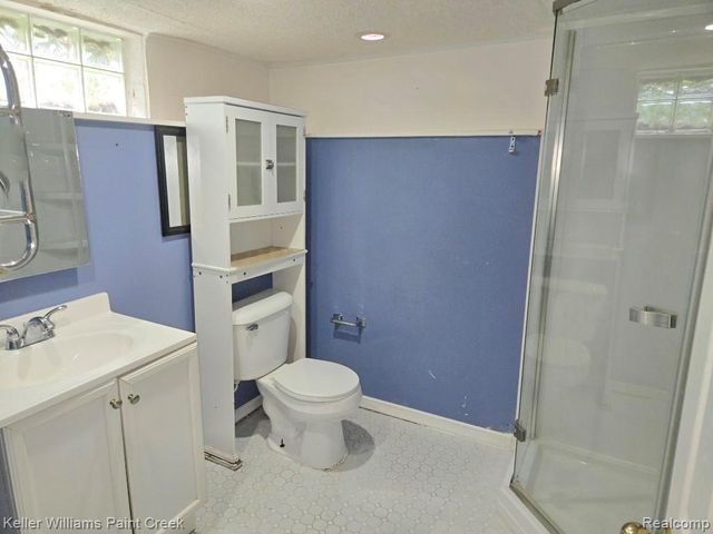 2438 Archdale, West Bloomfield, MI 48324