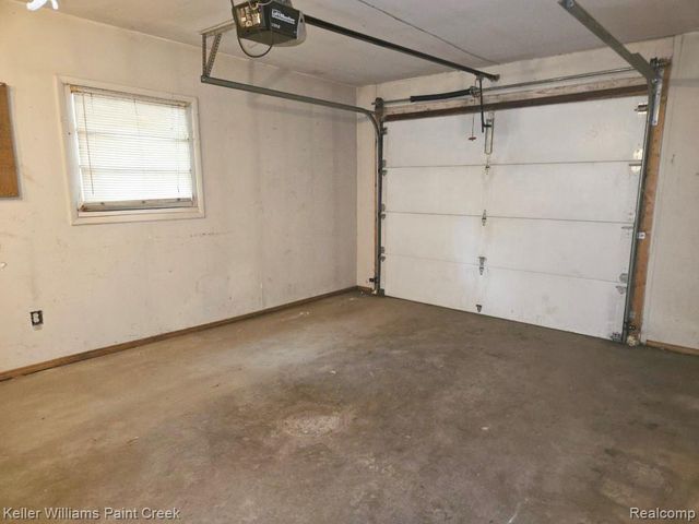 2438 Archdale, West Bloomfield, MI 48324