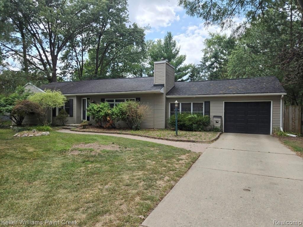 2438 Archdale, West Bloomfield, MI 48324