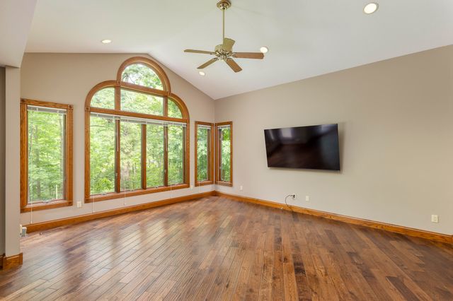 8047 Kraft Avenue Se, Caledonia Twp, MI 49316
