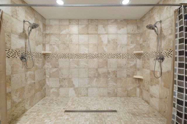 8047 Kraft Avenue Se, Caledonia Twp, MI 49316