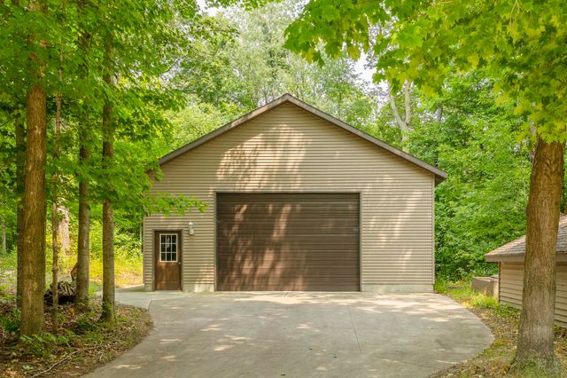 8047 Kraft Avenue Se, Caledonia Twp, MI 49316