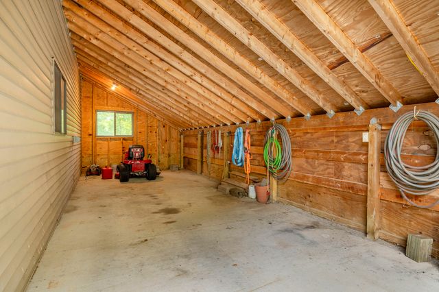 8047 Kraft Avenue Se, Caledonia Twp, MI 49316