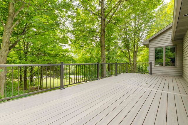 8047 Kraft Avenue Se, Caledonia Twp, MI 49316