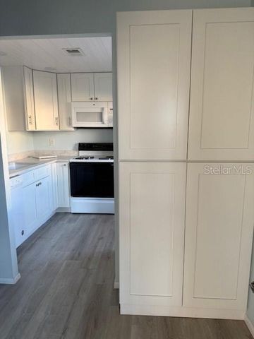 431 AIRPORT AVENUE E 204, Venice, FL 34285