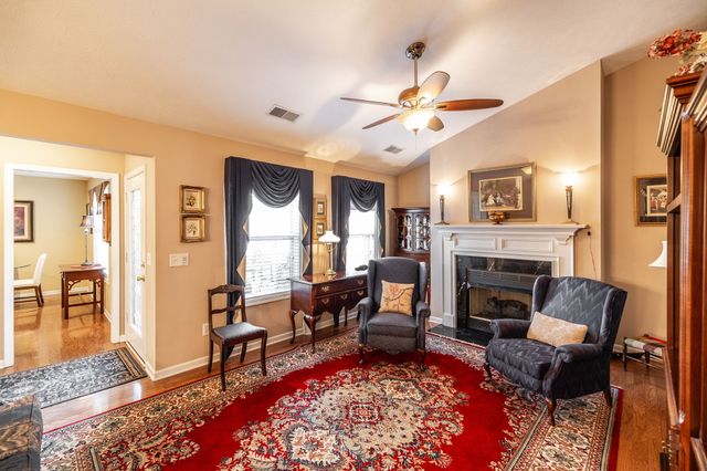 800 Browns Ln Apt C2, Gallatin, TN 37066