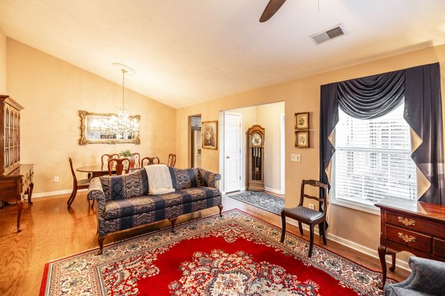 800 Browns Ln Apt C2, Gallatin, TN 37066