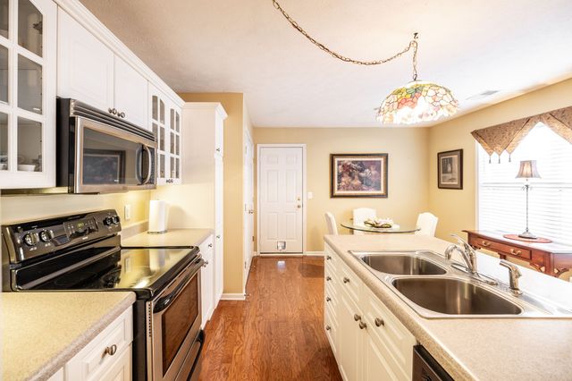 800 Browns Ln Apt C2, Gallatin, TN 37066