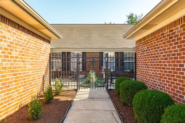 800 Browns Ln Apt C2, Gallatin, TN 37066