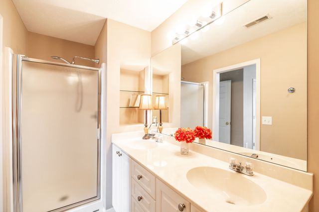 800 Browns Ln Apt C2, Gallatin, TN 37066