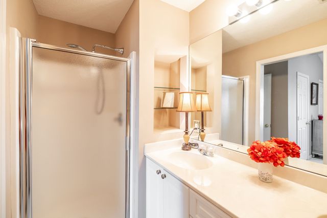 800 Browns Ln Apt C2, Gallatin, TN 37066