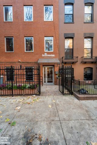 224 E 12TH Street, New York City, NY 10003