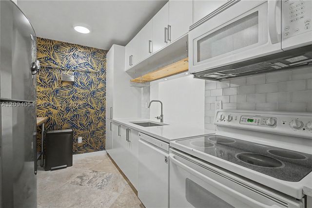 8888 Collins Ave 115, Surfside, FL 33154