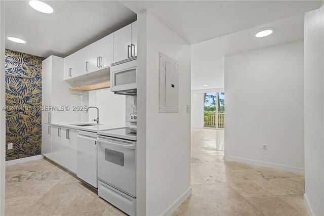 8888 Collins Ave 115, Surfside, FL 33154