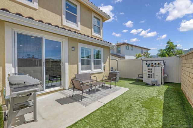 8610 Sage Shadow Dr, Lakeside, CA 92040