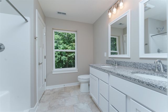 570 W Wildwood Drive, Owosso, MI 48867
