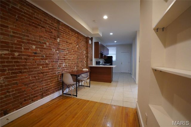 5943 Kingsbury Avenue, St Louis, MO 63112