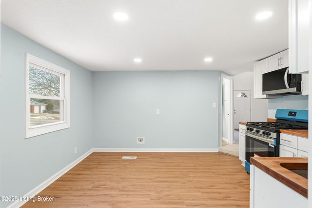 400 Hillview Dr, Louisville, KY 40214