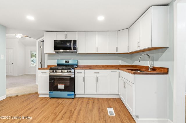 400 Hillview Dr, Louisville, KY 40214