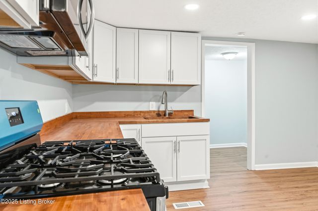 400 Hillview Dr, Louisville, KY 40214