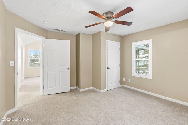 400 Hillview Dr, Louisville, KY 40214