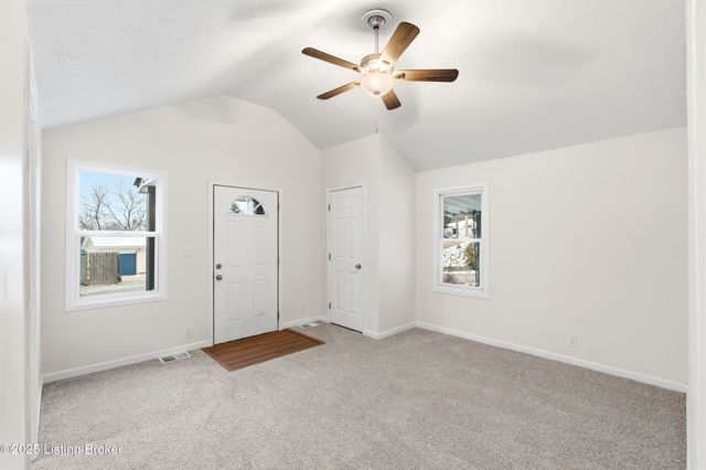 400 Hillview Dr, Louisville, KY 40214