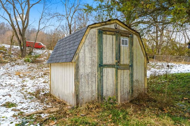 400 Hillview Dr, Louisville, KY 40214