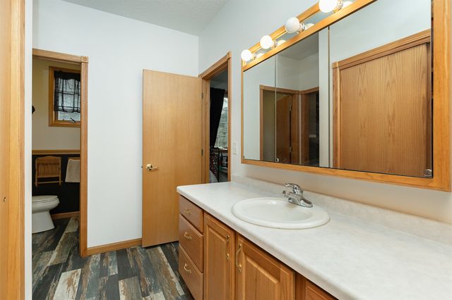 6404 NW 56th Street, Johnston, IA 50131