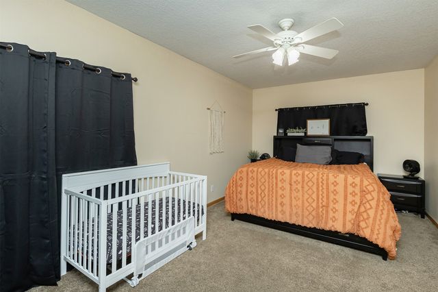 6404 NW 56th Street, Johnston, IA 50131