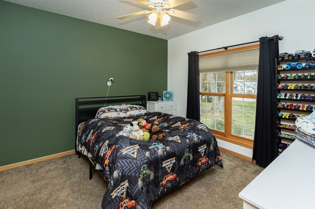 6404 NW 56th Street, Johnston, IA 50131