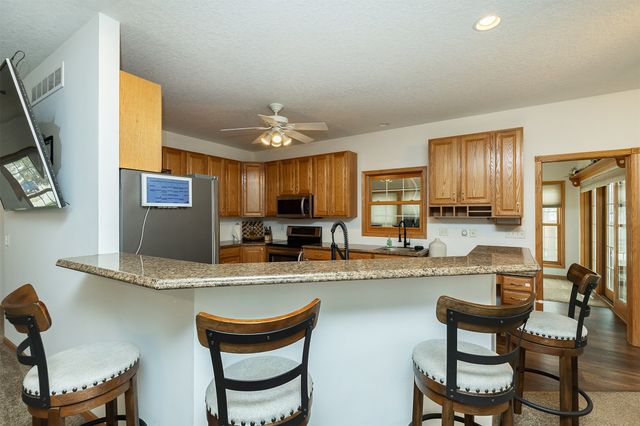 6404 NW 56th Street, Johnston, IA 50131