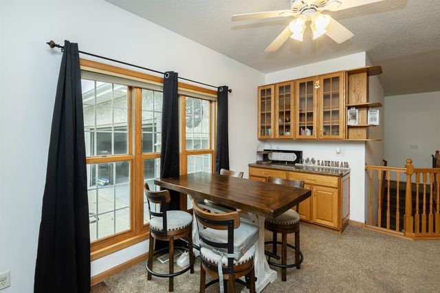 6404 NW 56th Street, Johnston, IA 50131