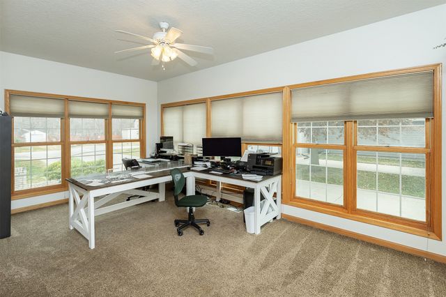 6404 NW 56th Street, Johnston, IA 50131