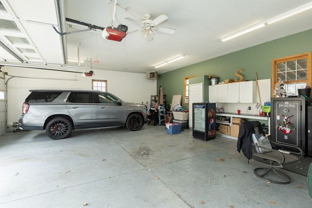 6404 NW 56th Street, Johnston, IA 50131