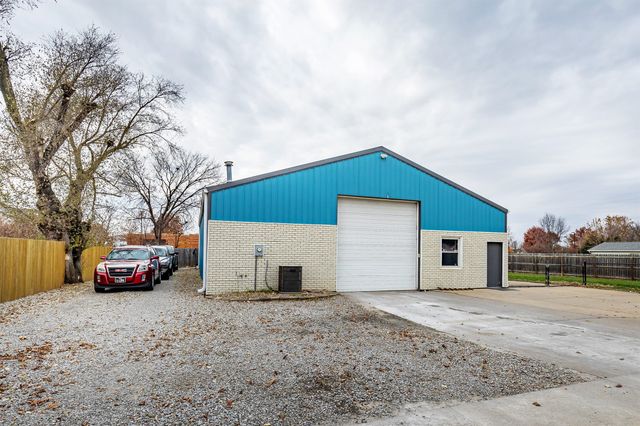 6404 NW 56th Street, Johnston, IA 50131